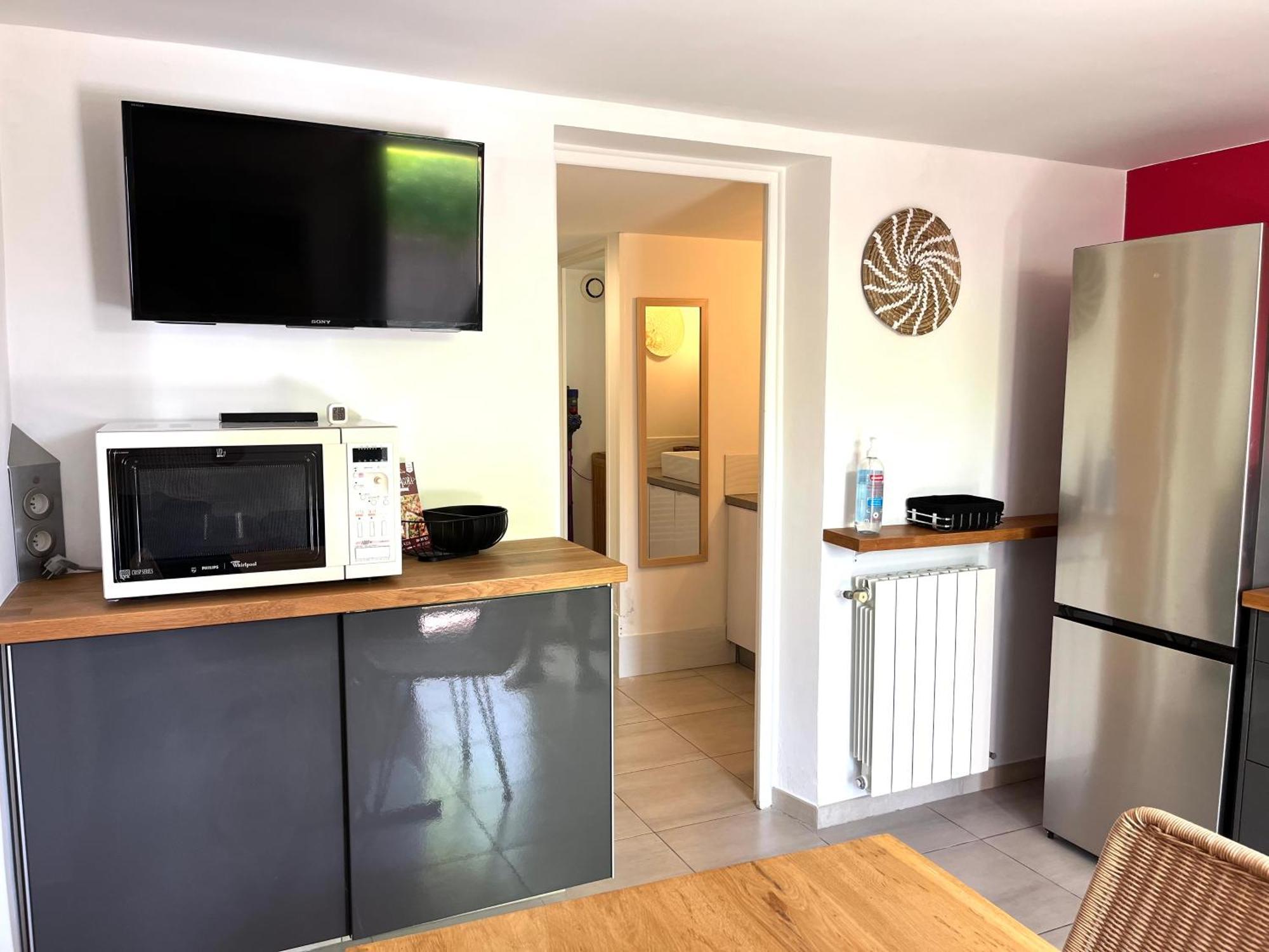 Appartement Deux Pieces Donnant Sur Un Jardin Antibes Luaran gambar