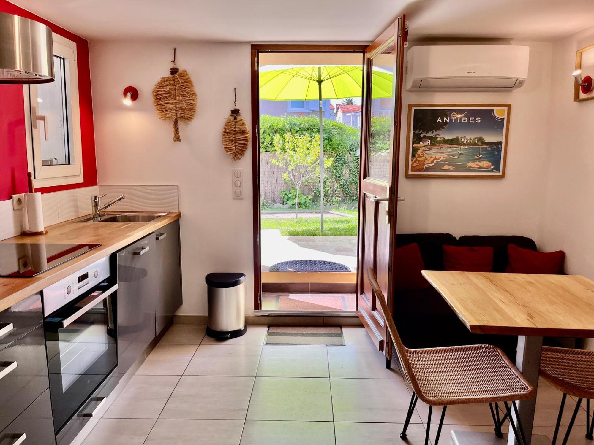 Appartement Deux Pieces Donnant Sur Un Jardin Antibes Luaran gambar